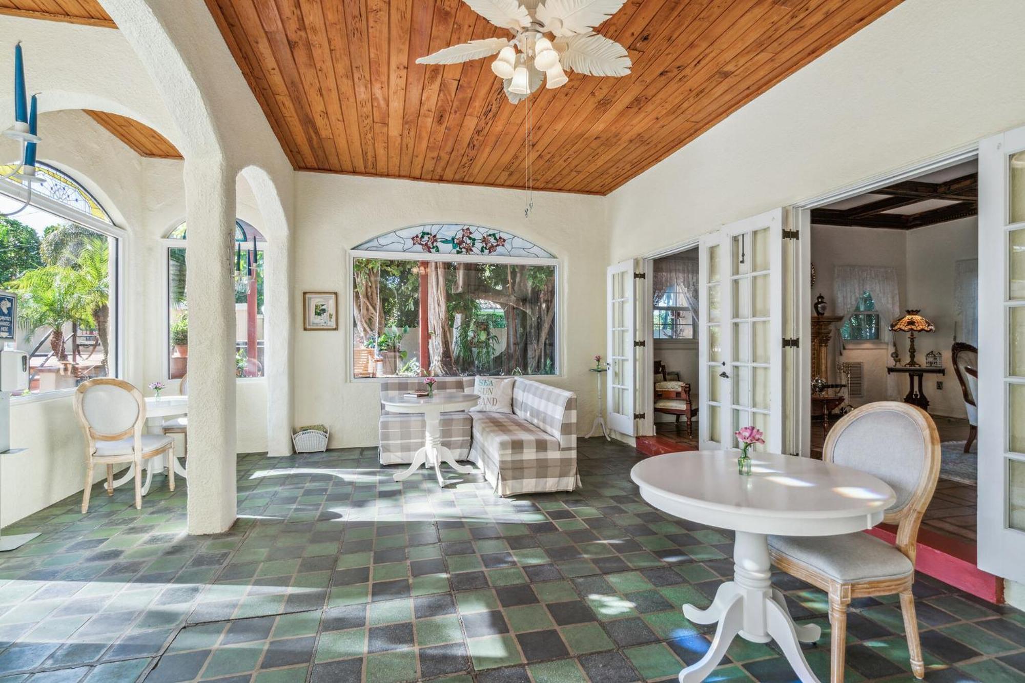 Banyan House Vacation Hotel Venice